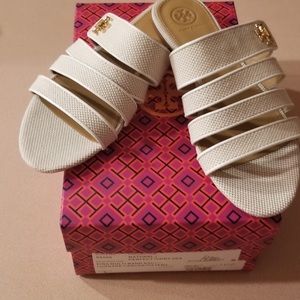 Tory Burch Kira Multiband sandals. Fabric canvas in gold tone, wore only once